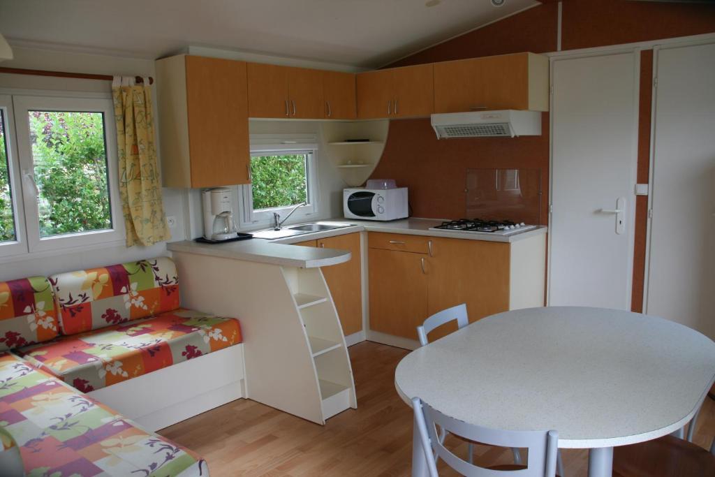 Camping De La Baie Hotel La Trinité-sur-Mer Quarto foto